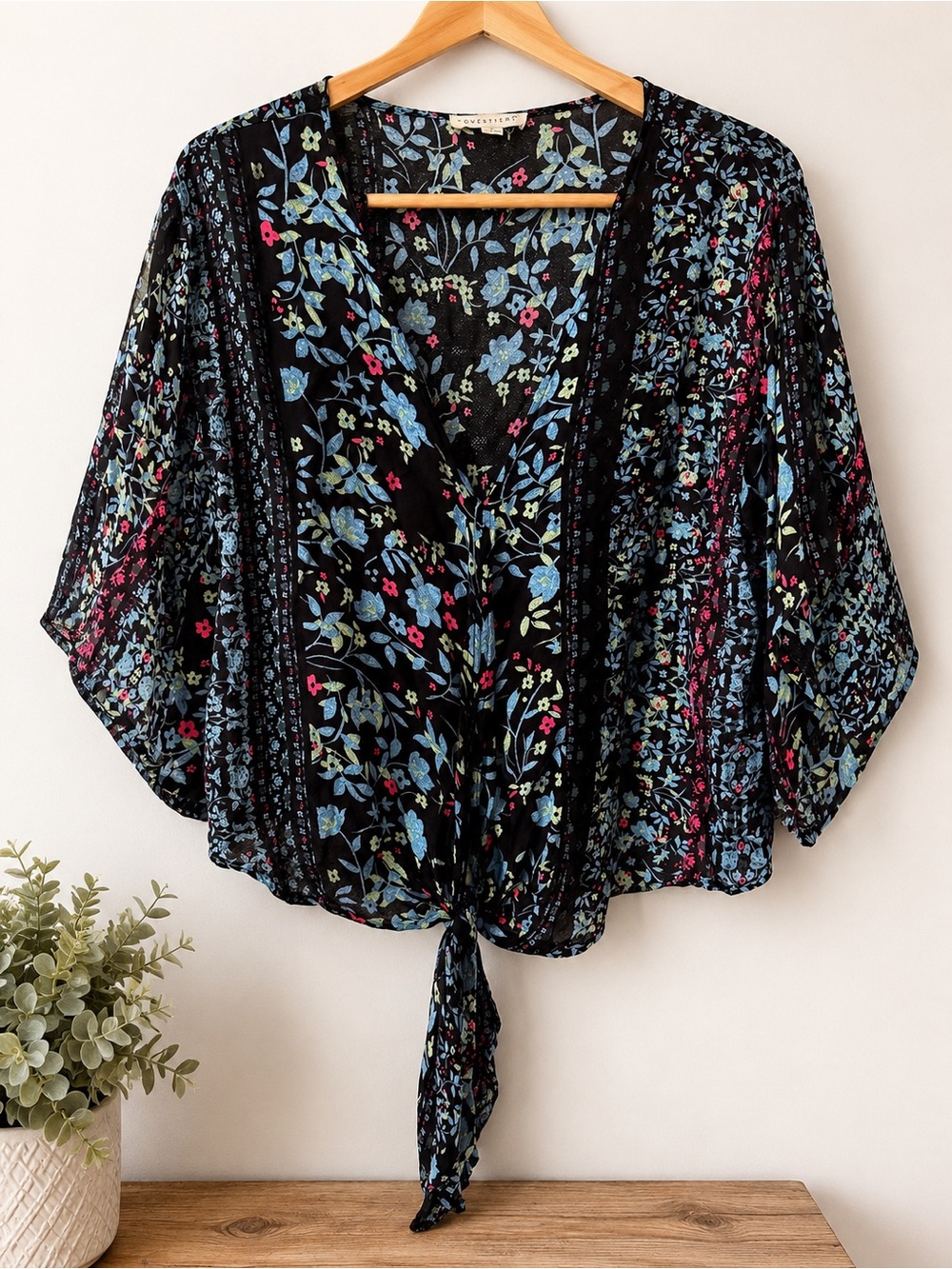 Lovestitch Women's Black Floral Tie-Front Kimono Top Size Large